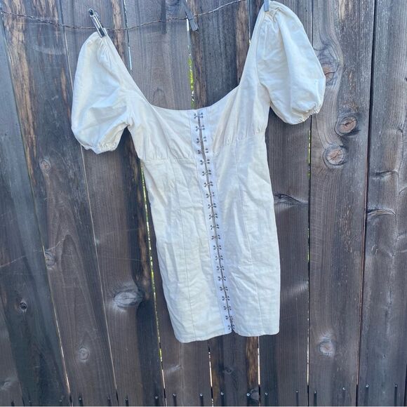 Lover + Friends JEANETTE Puff Sleeve Mini Dress in ivory size XS - Picture 4 of 10